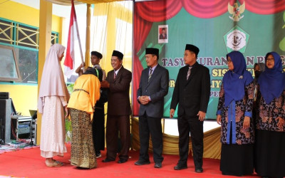 Perpisahan Kelas XII MA Al Iman Adiwerna Tahun 2022